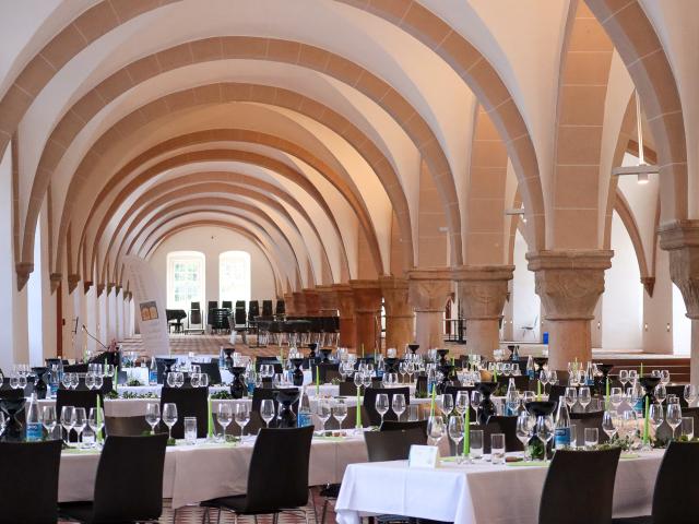 Festliche Weinprobe des Rheingauer Weinkonvent